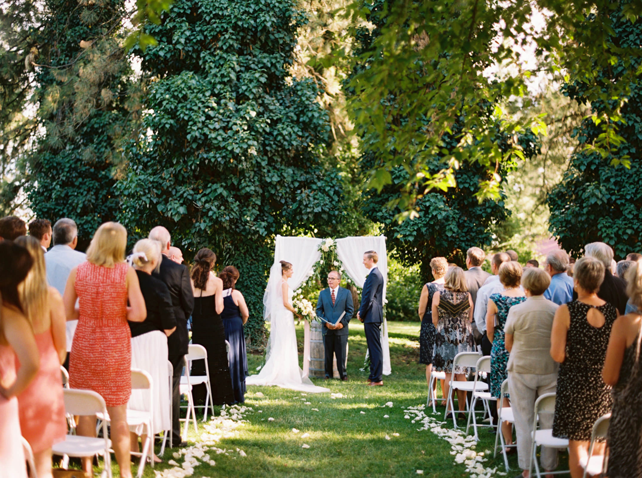 Romantic Arbor Crest Winery Wedding Photos by Spokane Wedding Photographer Anna Peters