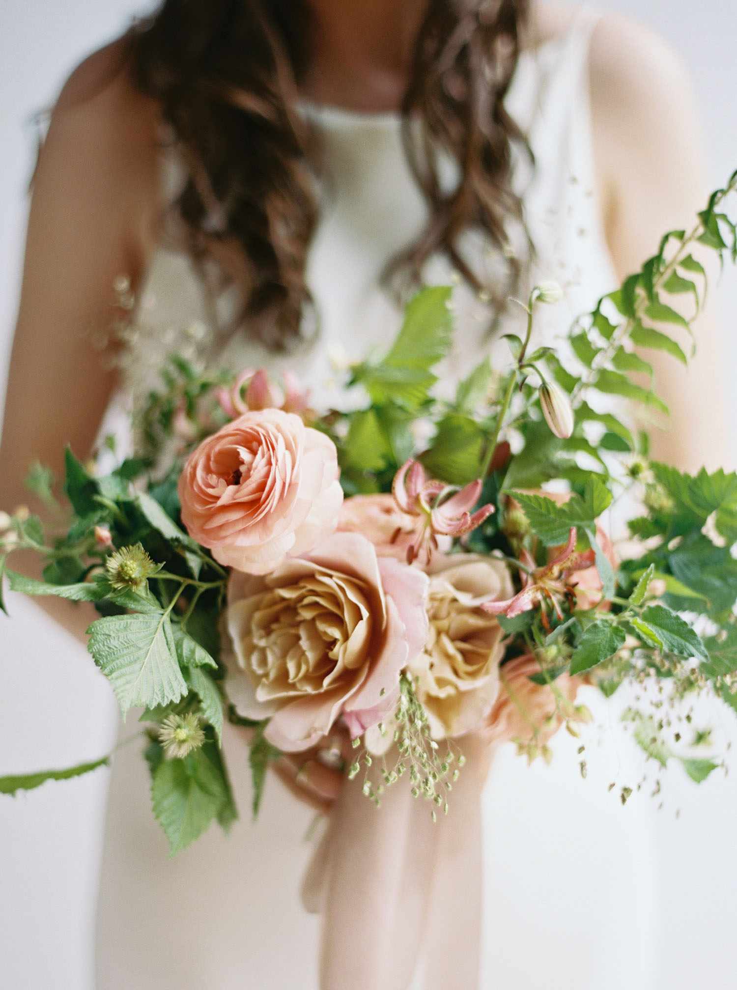 Lifestyle floral photography captured at Wildshoot Farm by Seattle Wedding Photographer Anna Peters